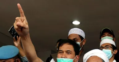 Berita Top 5: Pengganti Megawati, Arie Untung, Nasib Munarman
