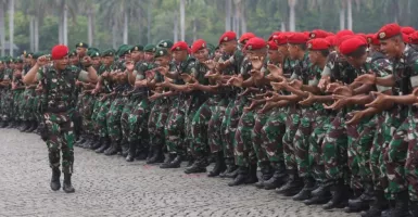 OMG! Gerak-gerik Prajurit TNI Gay Ternyata…