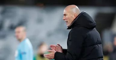 Zinedine Zidane, Penyihir Seutuhnya, Merdeka Sepenuhnya