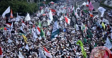 Ribuan Mujahid 212 Kepung Istana, Tuntut Bebaskan Habib Rizieq