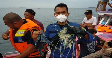TNI AL Kerahkan KRI Bantu Pencarian Pesawat Sriwijaya yang Hilang