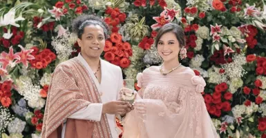 Intip Baju Pernikahan Unik Arie Kriting dan Indah Permatasari