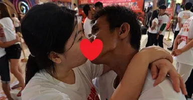 Rekor Dunia, Pasangan ini Ciuman Bibir Terlama 58 Jam 35 Menit