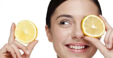 Hanya Oleskan Air Lemon dan Madu, Warna Kulit Langsung Berubah