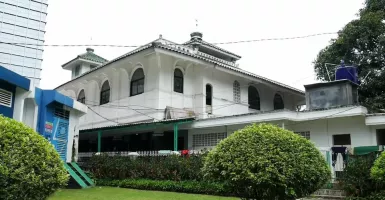 Masjid Tua Al Mubarok, Destinasi Religi Berusia 5 Abad Lebih