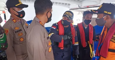 Kapal Pengawas KKP Temukan Bagian Pesawat dan Korban Sriwijaya