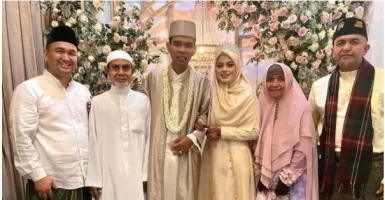 UAS Menikah, Instagram Mantan Istri Diserbu Netizen, Ternyata...