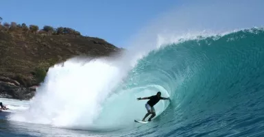 Pantai Bangko-Bangko, Lokasi Surfing Eksotis di NTB