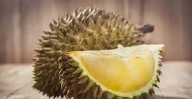 3 Cara Cepat Usir Bau Mulut Setelah Makan Durian