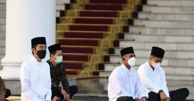 Khotbah Serda Payopo Menyejukkan, Jokowi Menyimak dari Saf Jemaah
