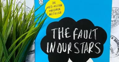 Novel The Fault In Our Stars, Tak Hanya Sekadar Kisah Romantis