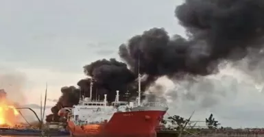 Kapal Tanker Milik Politisi Golkar Meledak 