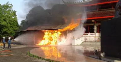 Kelenteng Sam Po Kong Semarang Terbakar