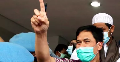 Detik-detik Munarman Ditangkap, Denny Siregar Beri Pesan Menohok