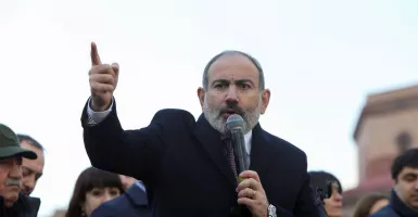 Kalah Perang, Perdana Menteri Armenia 'Kabur'