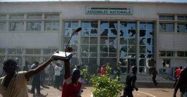 Burkina Faso Bangkit, Wartawan Tewas Sempoyongan, Dunia Bergetar