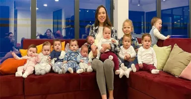 OMG! Ibu Muda Ini Miliki 11 Anak dalam Waktu 10 Bulan, Kok Bisa?