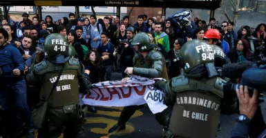 Protes Meletus di Chile, Gedung Dibakar, Polisi di Mana-mana