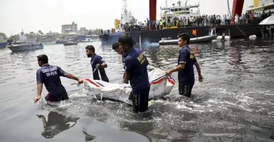 Kapal Bangladesh Ambrol, 26 Mayat Bergelimpangan, Dunia Gemetar