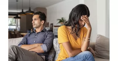 Ladies, 4 Cara Menghadapi Pasangan yang Sering Menyalahkan Kamu