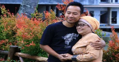 Ibu Denny Cagur Wafat: Mamah Eny Energik Idolakan Atta Halilintar
