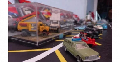 Menggemaskan! Kolektor Diecast Adu Keren di Kontes Mobil Mini