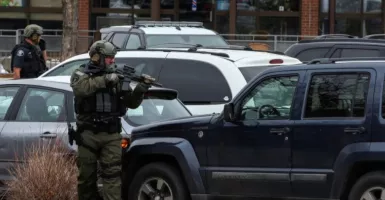 Colorado Mencekam, FBI dan SWAT di Mana-mana