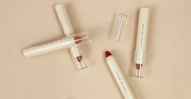 Dear Me Beauty Multistick Crayon: Bisa Buat Bibir, Pipi, dan Mata