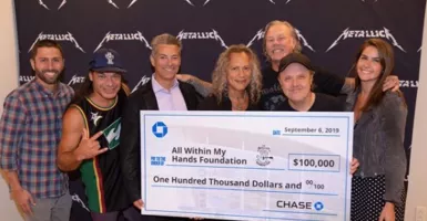 Metallica Bantu Penanggulangan Dana untuk Karhutla California