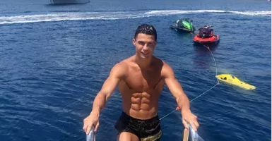 Perut Sixpack Cristiano Ronaldo Bikin Lemas, Simak 3 Caranya
