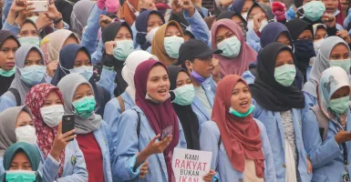 Cantik Militan, Para Mahasiswi Tuntut Gubernur Riau Soal Karhutla