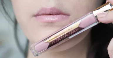 Max Factor Honey Lacquer Lip Gloss, Tahan Lama Banget di Bibir
