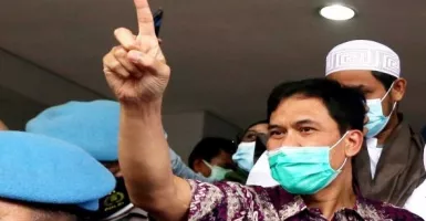 Amarah Munarman Eks FPI Meledak, Denny Siregar Tertawa Lebar