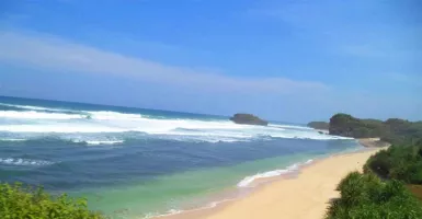 Pantai Watu Karung, Destinasi Indah dan Ekonomis di Pacitan