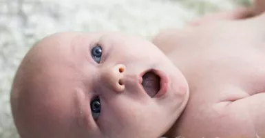 Bunda Harus Tahu, Ini 4 Cara Menghentikan Cegukan pada Bayi