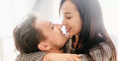 Ternyata, Ciuman di Pagi Hari Bisa Berikan 5 Manfaat Luar Biasa!