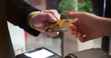 Usahakan Tetap Hemat saat Pakai Kartu Kredit dengan 5 Tips Ini!