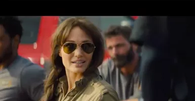 Wow, Angelina Jolie Jadi Pemadam Kebakaran di Film Terbarunya!