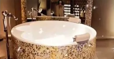 Penampakan Bathtub Super Mewah di Rumah Syahrini, Wow Berkilau!
