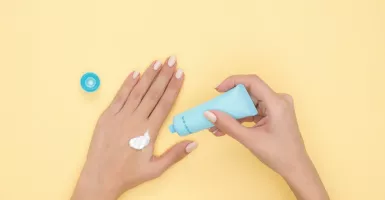 Pakai 3 Hand Cream Ini, Dijamin Pacar Betah Genggam Tangan Kamu!