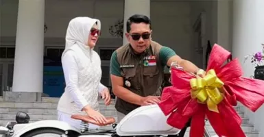 Rayakan Ultah Pernikahan, Ridwan Kamil & Istri Romantis Banget!