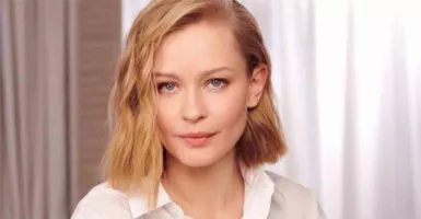 Wow, Aktris Cantik Rusia Ini Bakal Syuting Film di Luar Angkasa!