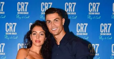 Duh, Kisah Cinta Ronaldo & Georgina Rodriguez Romantis Banget!
