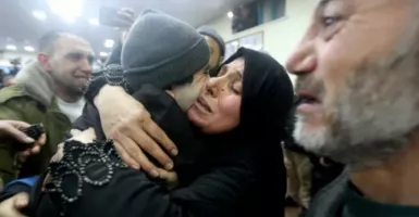 Haru Biru! Pisah 20 Tahun, Ibu dan Anak Palestina Bertemu di Mesi