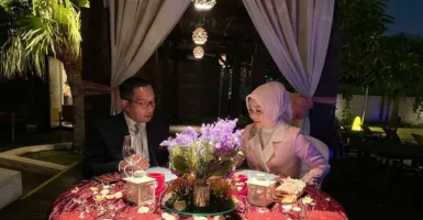 Romeo Juliet, Ridwan Kamil dan Istri Dinner Sambil Pegang Tangan