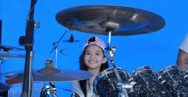 Aisya, Drumer Cilik Pemegang Rekor Dunia 10 Jam Nonstop