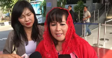 Susi Pudjiastuti Jangan Baca! Cuitan Dewi Tanjung Pedas Banget