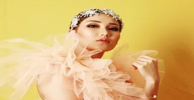 Ayu Ting Ting Bangga Terlibat Album Kompilasi bareng Senior