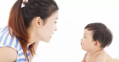 Bunda, Baby Talk Bisa Merangsang Kemampuan Si Kecil Berkomunikasi