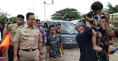 Banjir Jakarta: Anies Baswedan Amburadul, Berlepotan dan Lepek